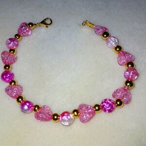NWT Handcrafted Fushia, White & Gold Hearts & Rose Shaped Beads 7.5" Bracelet.